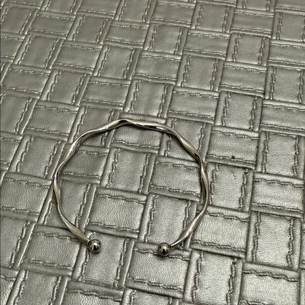 Silver twisted open cuff bracelet minimalist adjustable - Picture 2 of 6